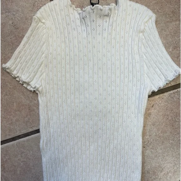 Cotton Candy LA Juniors Cropped Sweater. - Picture 5 of 8